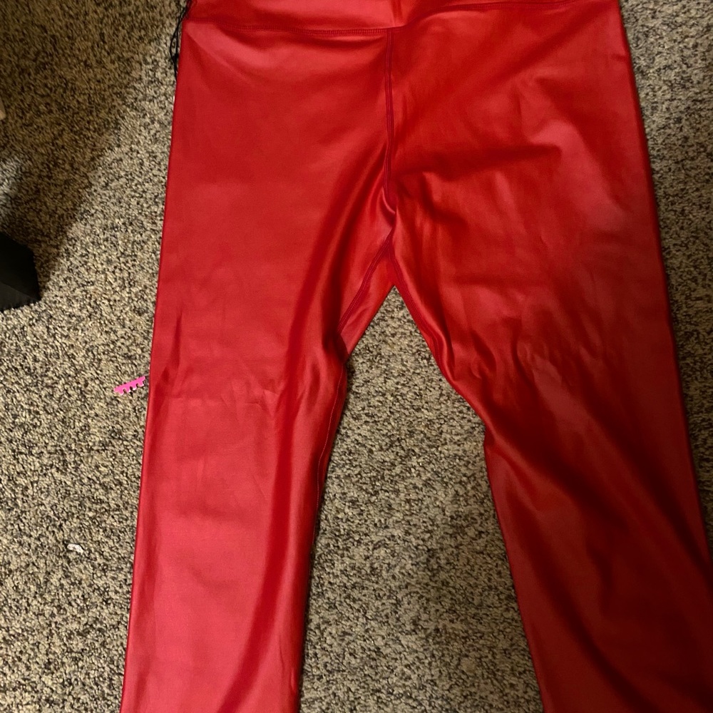 Brand new red metallic light & tight size 20